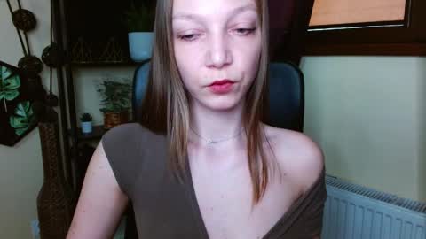 Emilly online show from 03-30-26, 05:19