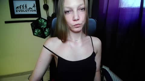 Emilly online show from 06-03-26, 02:33