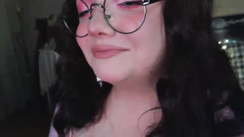 Snapshot of emillybones chatting on 09-19-25, 07:14 Emily online show from 09-19-25, 07:14