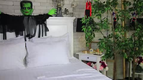 EMMA online show from 10-31-25, 08:21