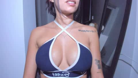 Snapshot of emillyhils1 chatting on 03-25-26, 11:55 emilly online show from 03-25-26, 11:55