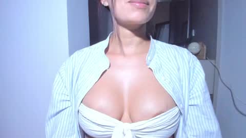 Snapshot of emillyhils1 chatting on 05-07-26, 09:14 emilly online show from 05-07-26, 09:14