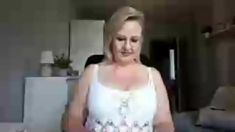 EmillyLove online show from 07-17-26, 06:42