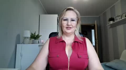 EmillyLove online show from 07-27-26, 06:20