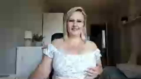 EmillyLove online show from 07-31-26, 07:19