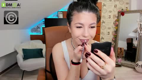 Snapshot of emillytaylor chatting on 05-06-26, 03:46 EmillyTaylor online show from 05-06-26, 03:46