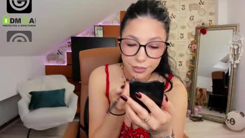 Snapshot of emillytaylor chatting on 05-26-26, 03:46 EmillyTaylor online show from 05-26-26, 03:46