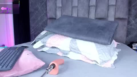 Snapshot of emily___fox chatting on 11-03-25, 12:06 Emily online show from 11-03-25, 12:06