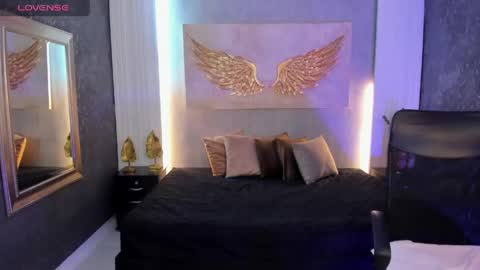 Snapshot of emily__browm chatting on 04-13-26, 11:27 Emily online show from 04-13-26, 11:27