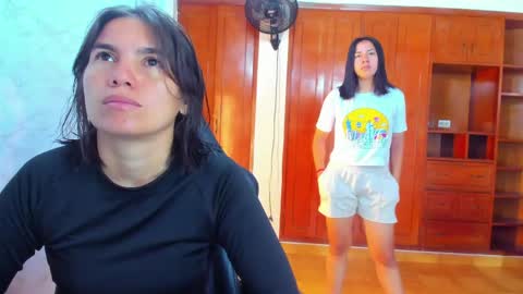 Emily and Soffy online show from 05-18-26, 12:44