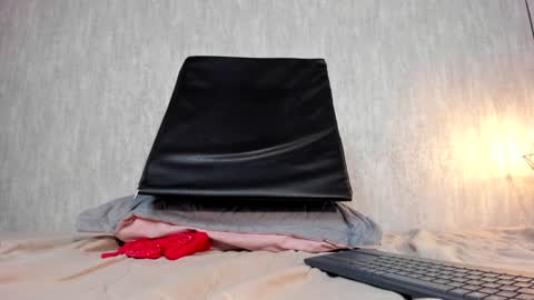 Snapshot of emily_ariaszc chatting on 01-14-25, 11:27 Emily online show from 01-14-25, 11:27