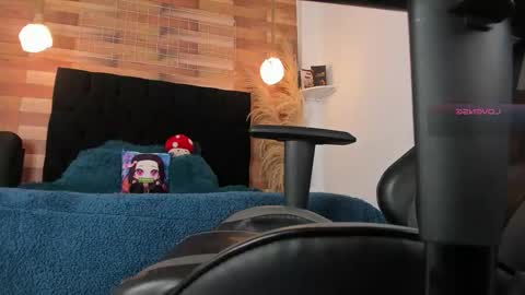 Snapshot of emily_brown04 chatting on 10-03-25, 10:23 emily_brown04 online show from 10-03-25, 10:23