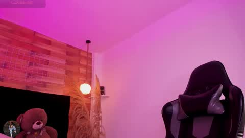 emily_brown04 online show from 03-28-26, 12:38