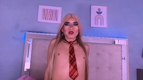 emily_castillo1_ online show from 10-16-25, 05:08