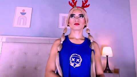 emily_castillo1_ online show from 12-14-25, 05:02