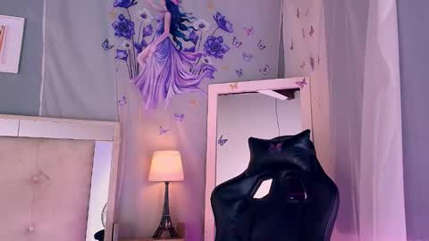 emily_castillo1_ online show from 03-25-26, 05:24