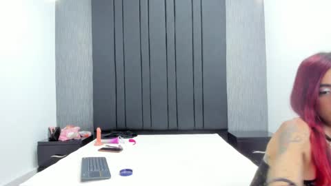 Snapshot of emily_collins69 chatting on 06-05-26, 04:08 Emily online show from 06-05-26, 04:08