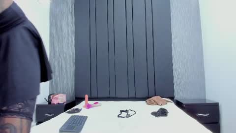 Snapshot of emily_collins69 chatting on 07-22-26, 04:04 Emily online show from 07-22-26, 04:04