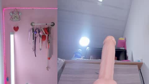 emily_foxxxi online show from 04-26-26, 10:51