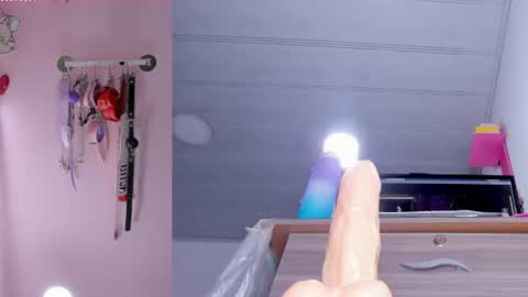 emily_foxxxi online show from 07-18-26, 10:57