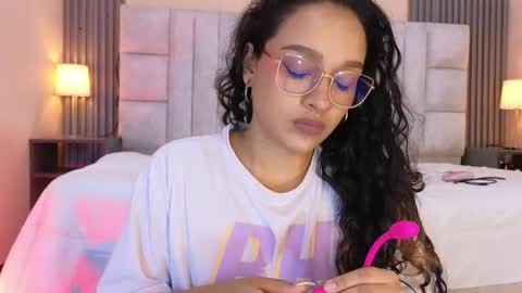 Snapshot of emily_foxyy chatting on 06-07-26, 05:49 Emily online show from 06-07-26, 05:49