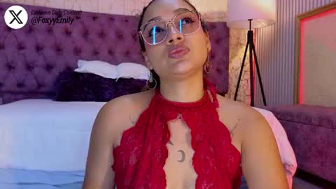 Snapshot of emily_foxyy chatting on 06-19-26, 07:06 Emily online show from 06-19-26, 07:06