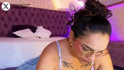 Snapshot of emily_foxyy chatting on 06-25-26, 07:07 Emily online show from 06-25-26, 07:07