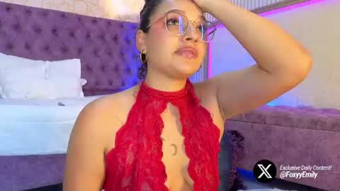 Snapshot of emily_foxyy chatting on 07-06-26, 07:05 Emily online show from 07-06-26, 07:05