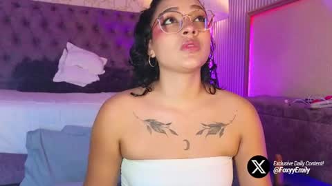 Snapshot of emily_foxyy chatting on 07-19-26, 06:55 Emily online show from 07-19-26, 06:55