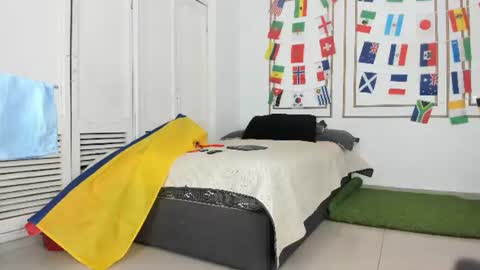 emily_gaviria1 online show from 06-17-26, 12:07