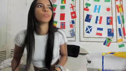 emily_gaviria1 online show from 07-04-26, 12:22