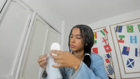 emily_gaviria1 online show from 07-12-26, 12:18