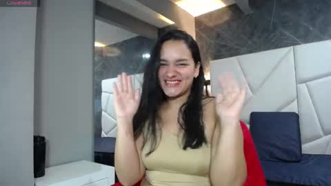 Snapshot of emily_gomez159 chatting on 06-25-26, 11:37 Emily online show from 06-25-26, 11:37