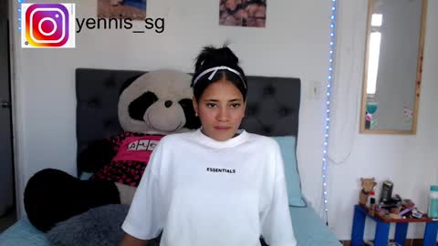 Snapshot of emily_hot_01 chatting on 02-23-25, 02:04 emily online show from 02-23-25, 02:04