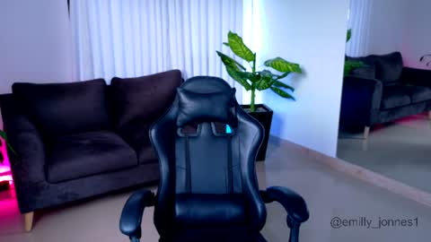 Emily online show from 06-22-26, 12:24