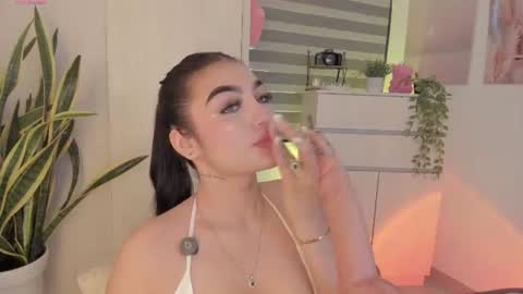 EmilyKenner  Independent model  online show from 07-06-26, 12:02