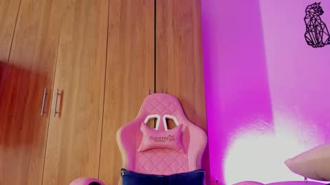 emily lady20  Independient modelIndependiente online show from 03-06-25, 11:58