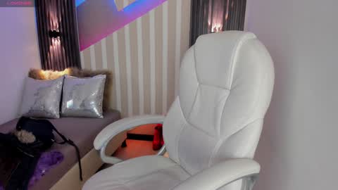 Emily online show from 02-06-25, 02:37