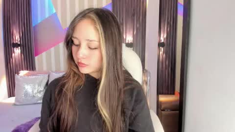 Emily online show from 10-08-25, 02:47