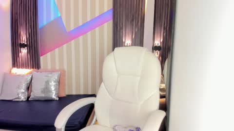 Emily online show from 10-24-25, 01:40