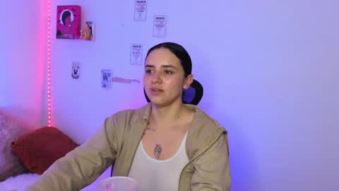 Emily Lindey online show from 04-21-26, 05:14