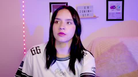 Emily Lindey online show from 06-12-26, 05:28