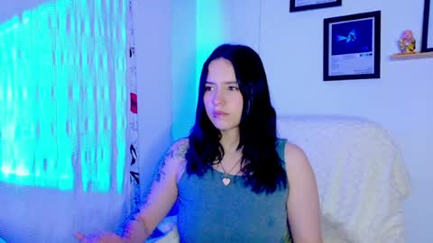 Emily Lindey online show from 07-15-26, 08:41