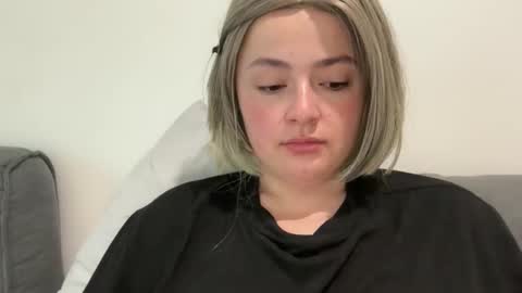 emily_morning_dew online show from 05-19-26, 03:24