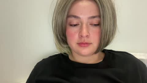 Snapshot of emily_morning_dew chatting on 06-19-26, 05:50 emily_morning_dew online show from 06-19-26, 05:50