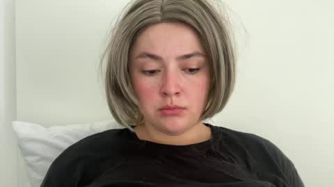 Snapshot of emily_morning_dew chatting on 06-22-26, 06:54 emily_morning_dew online show from 06-22-26, 06:54