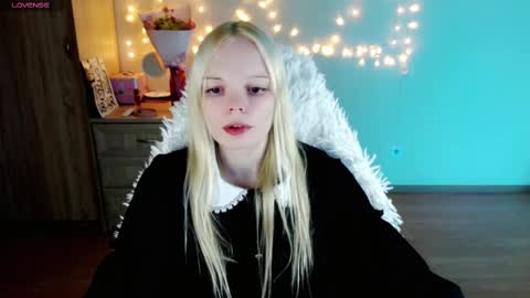 Lia online show from 03-01-25, 11:47