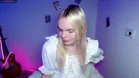 Lia online show from 12-17-25, 06:36