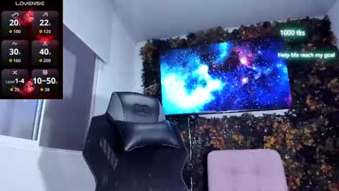 Snapshot of emily_palmeer chatting on 07-11-26, 10:51 emily_palmeer online show from 07-11-26, 10:51