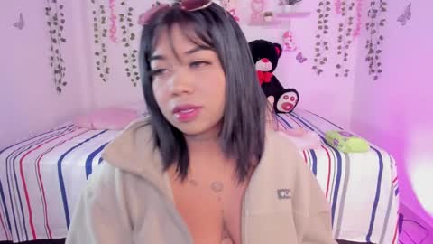 Snapshot of emily_restrepoo chatting on 01-06-25, 06:58 Emily online show from 01-06-25, 06:58